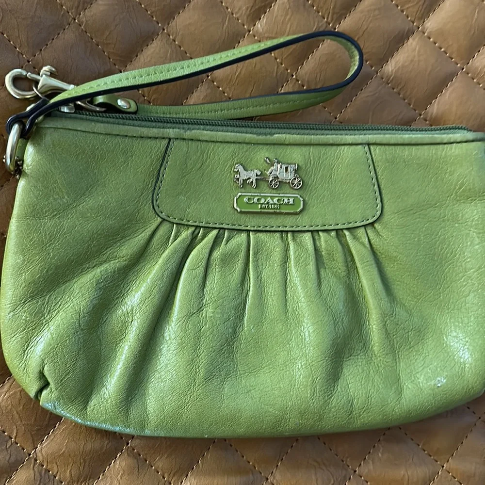Coach MINT GREEN Pleated Leather Wristlet - Picture 6 of 8